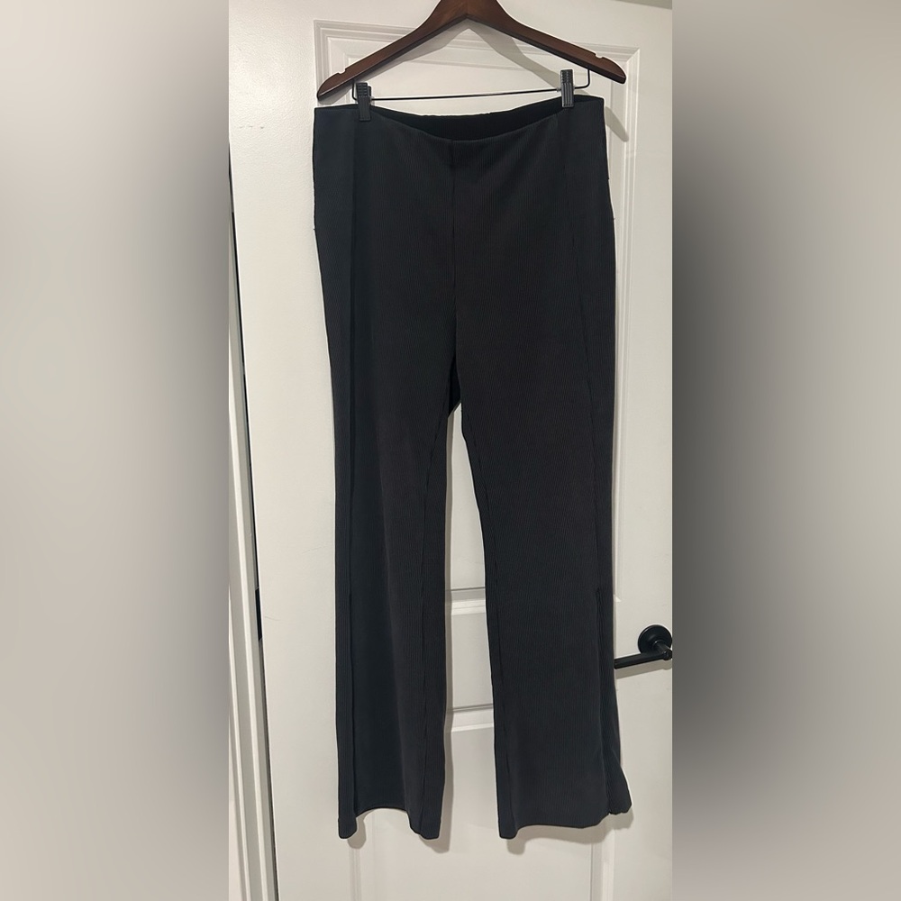 Lululemon Softstreme Flare Pants NWOT - Picture 4 of 7